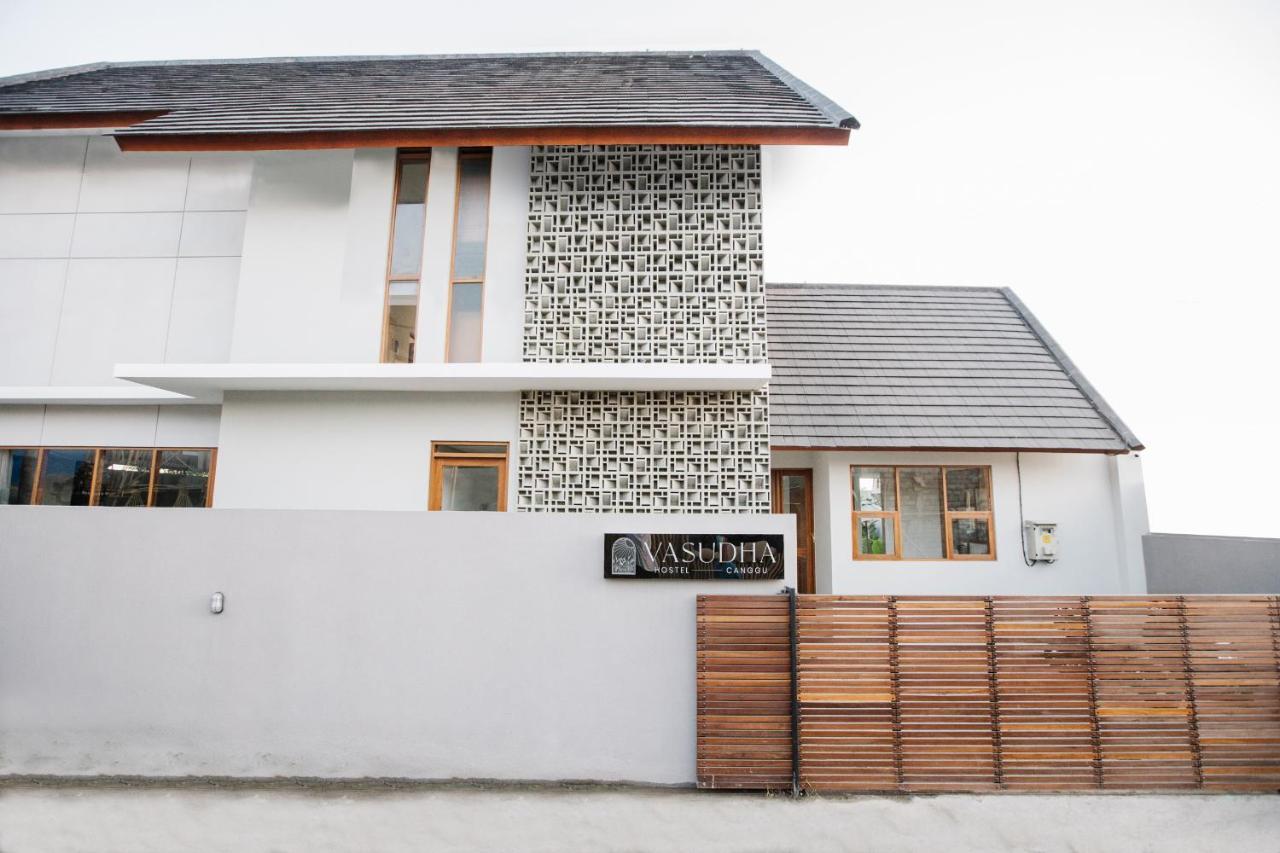 Vasudha Hostel Canggu Exterior photo